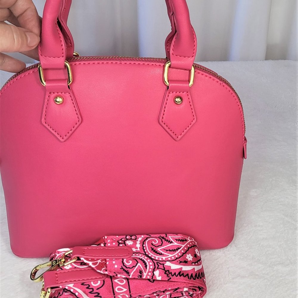 * Mata Faux Leather Pink Handbags With 2 Straps & Gold Zipper